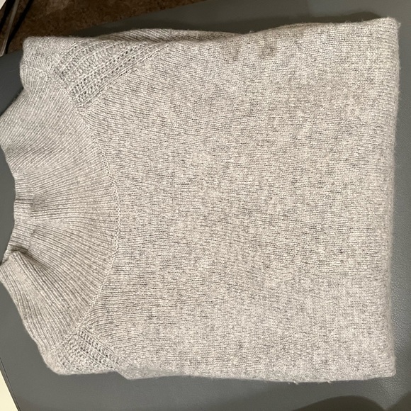 Loft Gray Turtle Neck (M) - Picture 5 of 7